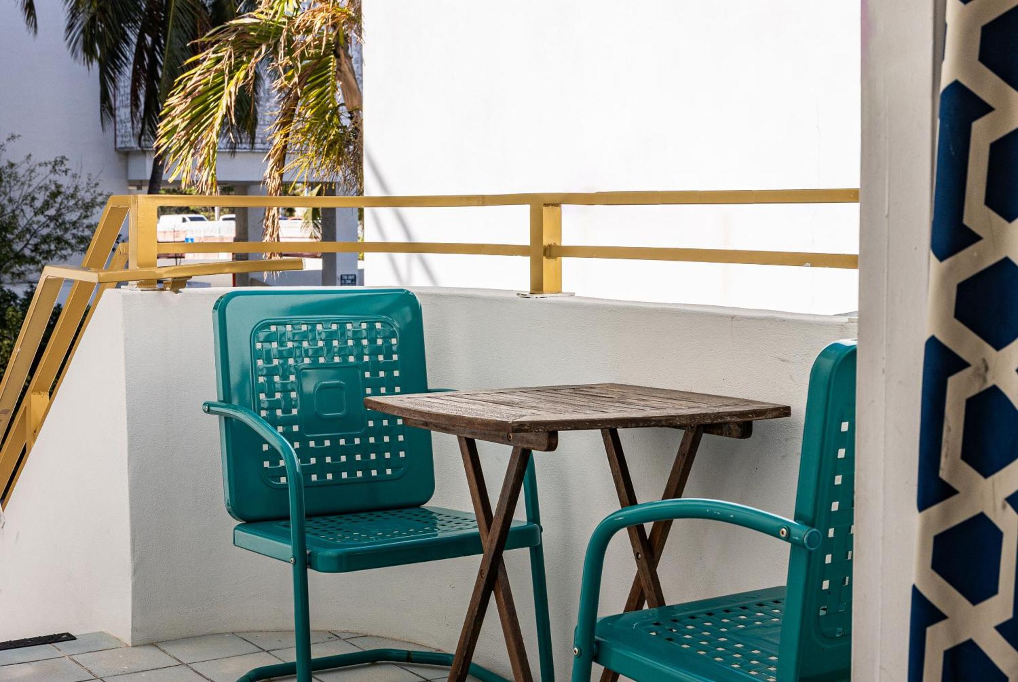 Oceanside Hotel And Suites Miami Beach Exterior foto